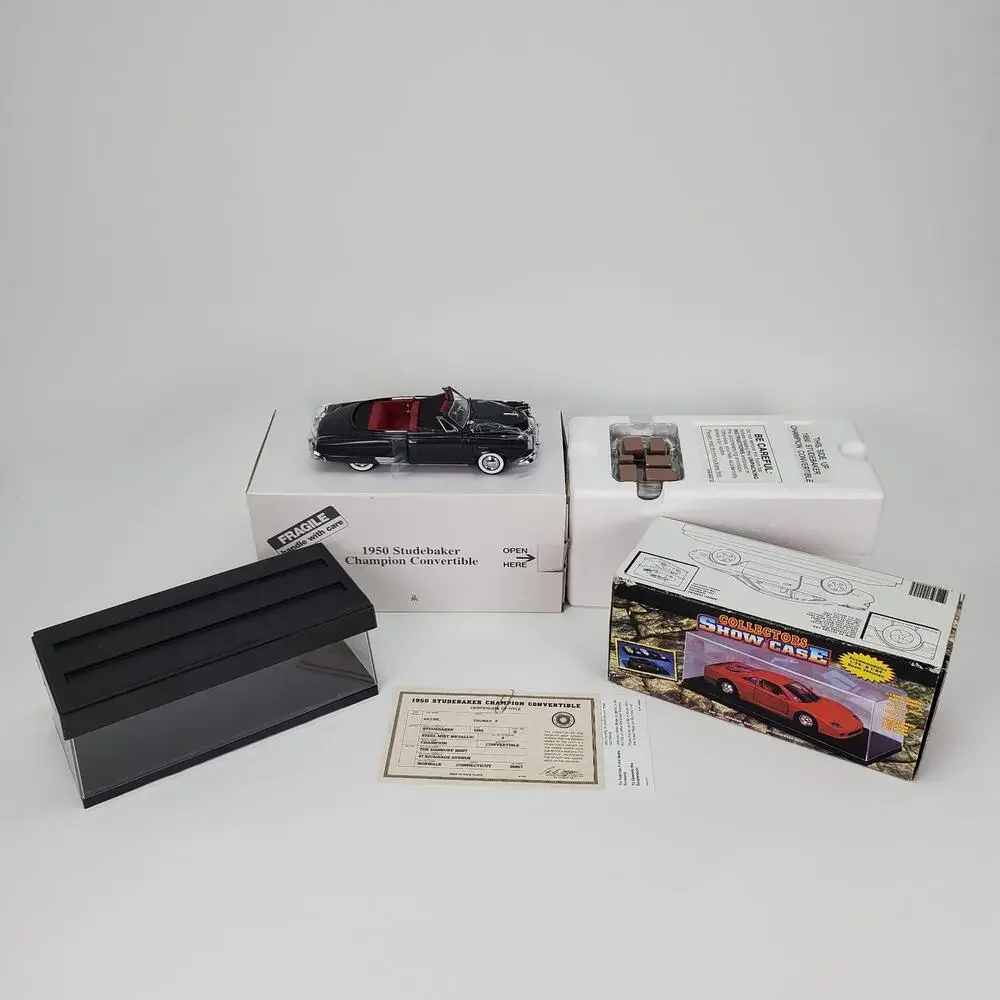 Danbury Mint 1950 Studebaker Champion Convertible 1:24 W/Title &‎ Display Case